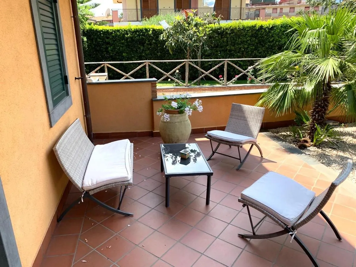 Casa vacanze Etna, mare e verde  Mascali Italia